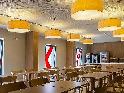 Moov Porto Norte Отель Senhora da Hora