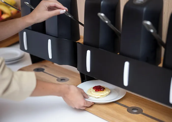 Moov Porto Norte Отель 2*