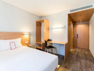 Moov Porto Norte Отель 2*