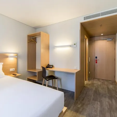 Moov Porto Norte מלון 2*