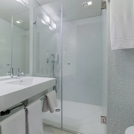 Hotel Moov Porto Norte 2*