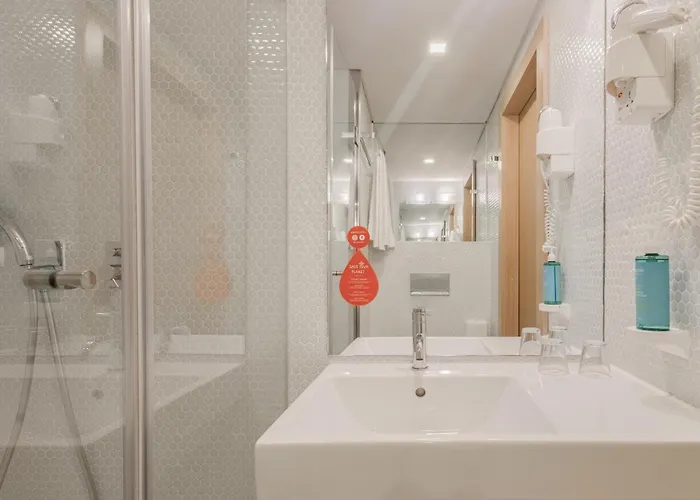 Moov Porto Norte Hotel 2*