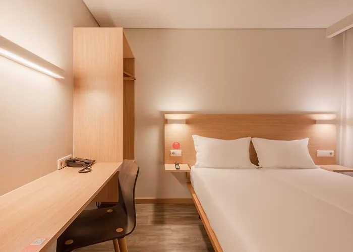 Moov Porto Norte Hotel 2*