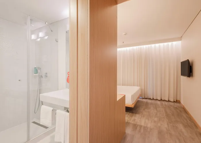 Moov Porto Norte Otel 2*